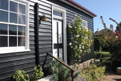 Alice's Cottages - South Australia Travel 1