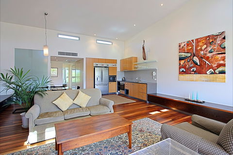 Beach Villa 17, East On Byron - South Australia Travel 0