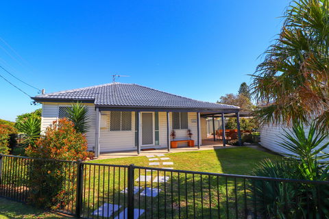 Beachside Cottage At Blacksmiths - South Australia Travel 0