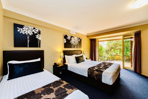 Best Western PLUS Ambassador On Ruthven - South Australia Travel 1