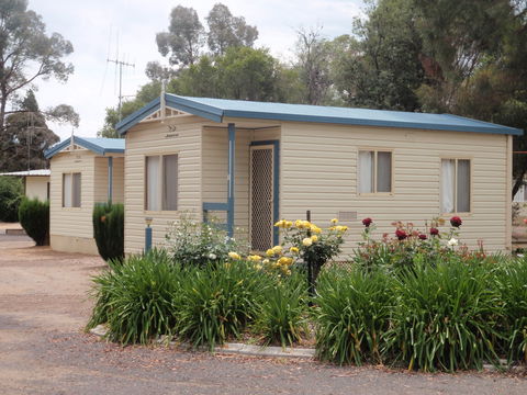 Cowra Holiday Park - South Australia Travel 0