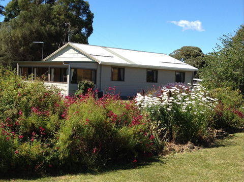 Engadine Cottage - South Australia Travel 0