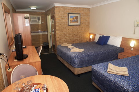 Forest Lodge Motor Inn And Restaurant - South Australia Travel 1