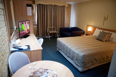 Forest Lodge Motor Inn And Restaurant - South Australia Travel 2