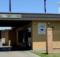 Hilltop Motel - South Australia Travel