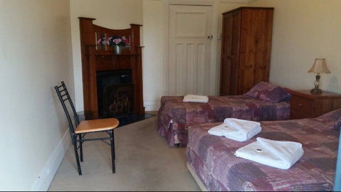 Kitchener Hotel - South Australia Travel 2