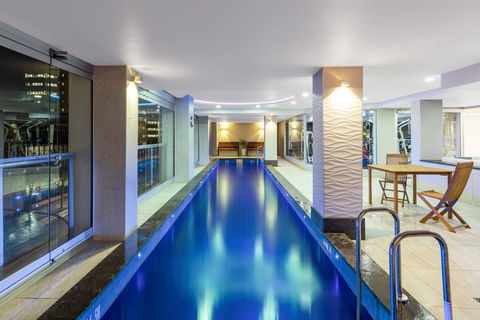 Oaks Adelaide Embassy Suites - South Australia Travel 1