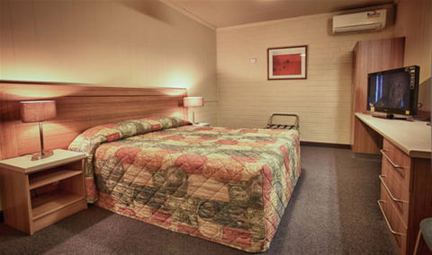 Opal Inn Hotel - South Australia Travel 2