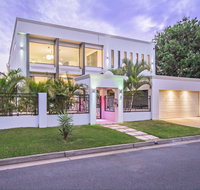Riviera Waters Broadbeach - Vogue Holiday Homes - South Australia Travel