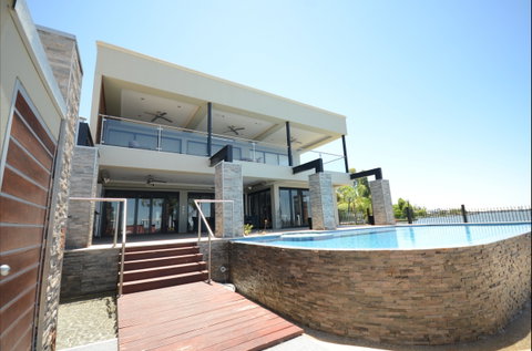 Waterfront Holiday Houses - South Australia Travel 2