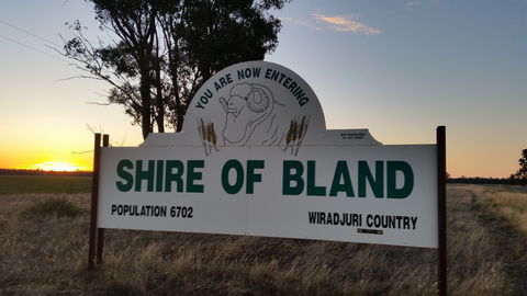West Wyalong Caravan Park - South Australia Travel 0