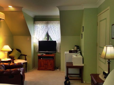 Curtis Falls Mountain Retreat - South Australia Travel 5