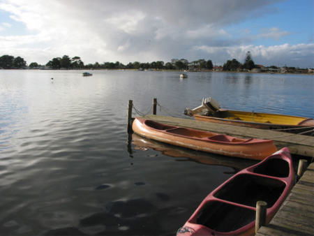 Deja Vu Lakes Entrance B And B - South Australia Travel 0