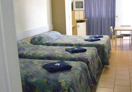 Golden Palms Motor Inn - South Australia Travel 1
