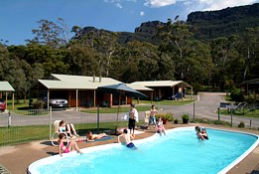 Halls Gap Log Cabins - South Australia Travel 4