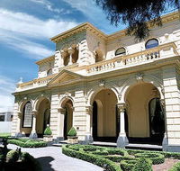 Hotel Charsfield - South Australia Travel