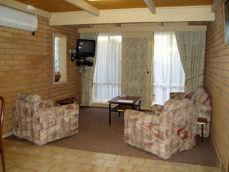 Aaden Holiday Apartments - South Australia Travel 0