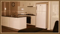 Deeluxe Riverspa Apartments - South Australia Travel 0
