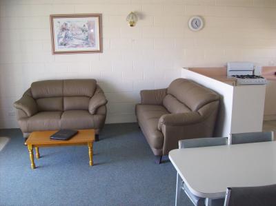 Black Swan Motor Inn - South Australia Travel 5