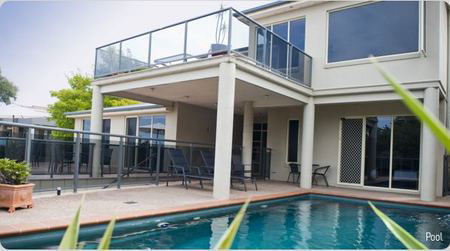 Eugenies Luxury Accommodation - South Australia Travel 0