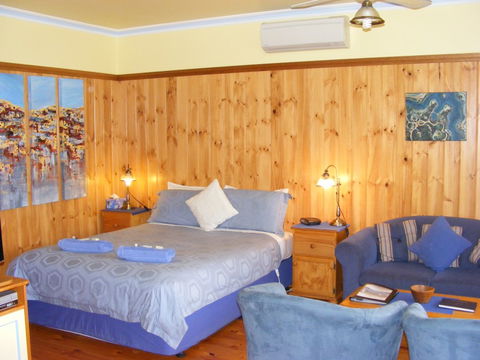 Belfast Cottages - South Australia Travel 6