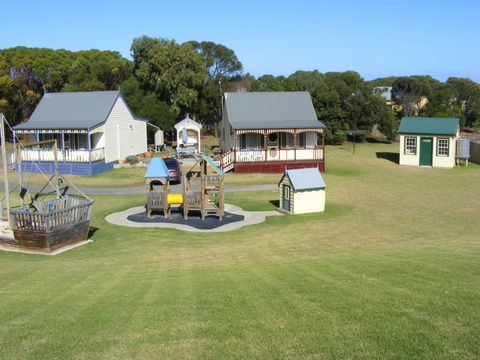 Belfast Cottages - South Australia Travel 9