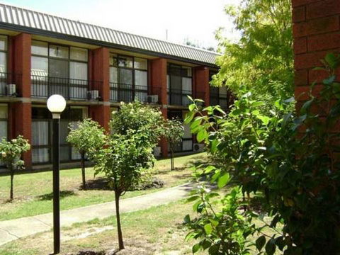 Moe Motor Inn - South Australia Travel 1