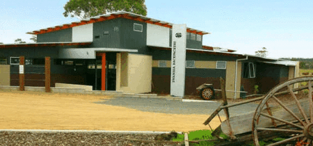 Swansea Backpacker Lodge - South Australia Travel