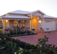 Sussex on Willis Cove Bed and Breakfast - South Australia Travel