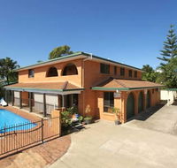Airlie Court Holiday Apartments - South Australia Travel
