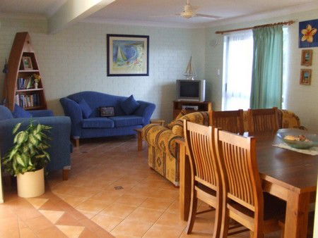 Ocean Court Apartments - South Australia Travel 3