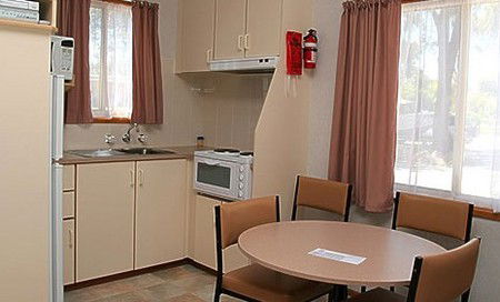 Yorketown Caravan Park - South Australia Travel 1