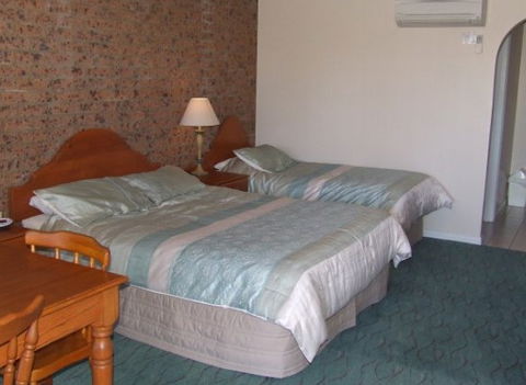 Swaggers Motor Inn, Yass - South Australia Travel 1