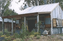 The Slab Hut Samford Art & Craft - South Australia Travel 1