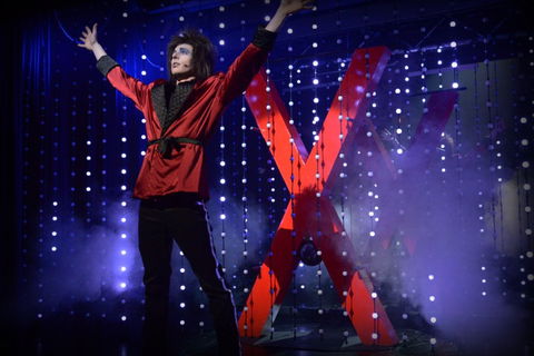 Draculas Cabaret Restaurant - South Australia Travel 3