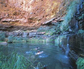 Dales Gorge And Circular Pool - South Australia Travel 0