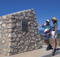 Potshot Monument - South Australia Travel