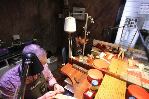 Unique Opal And Diamond Mine  - The Underground Opal Mine - South Australia Travel 0