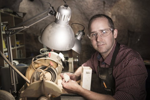 Unique Opal And Diamond Mine  - The Underground Opal Mine - South Australia Travel 5