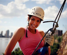 Kangaroo Point Cliffs - South Australia Travel 0