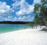 Lake McKenzie - South Australia Travel