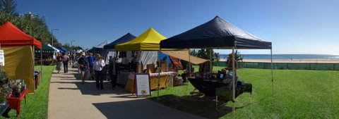 Coolangatta Beachfront Markets - South Australia Travel 7