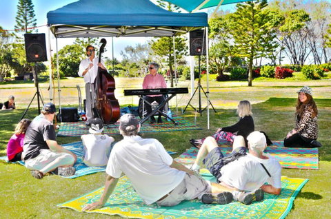 Coolangatta Beachfront Markets - South Australia Travel 8