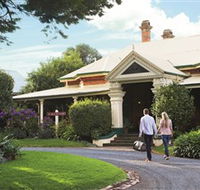Historical Walk Through Russell Street - South Australia Travel