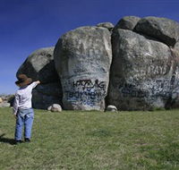 Thunderbolts Rock - South Australia Travel