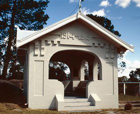 Stanthorpe Soldiers Memorial - South Australia Travel 0