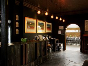 Maximilian's Restaurant And Sidewood Estate Cellar Door - South Australia Travel 1