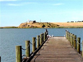 Point Malcolm Lighthouse - South Australia Travel 0