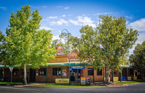 Crown Hotel Wentworth - South Australia Travel 0
