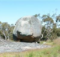 Tolmer Rocks - South Australia Travel